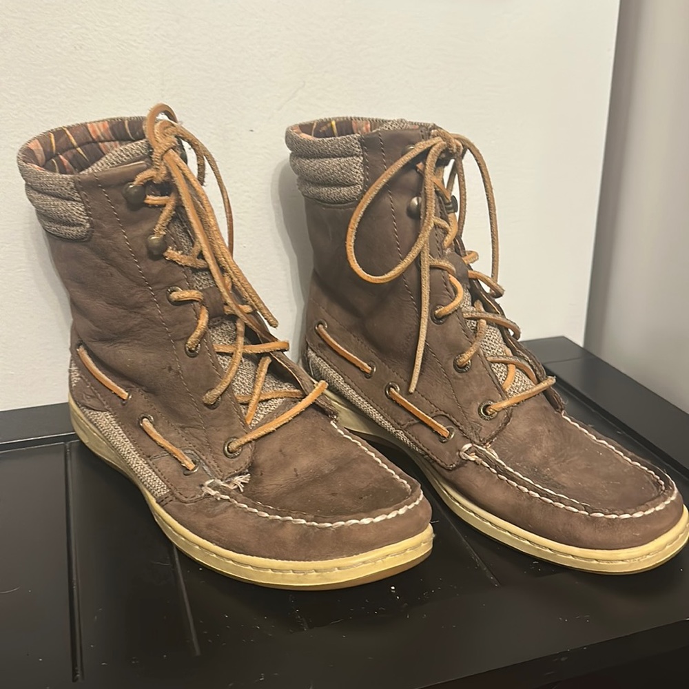 Used Sperry boots